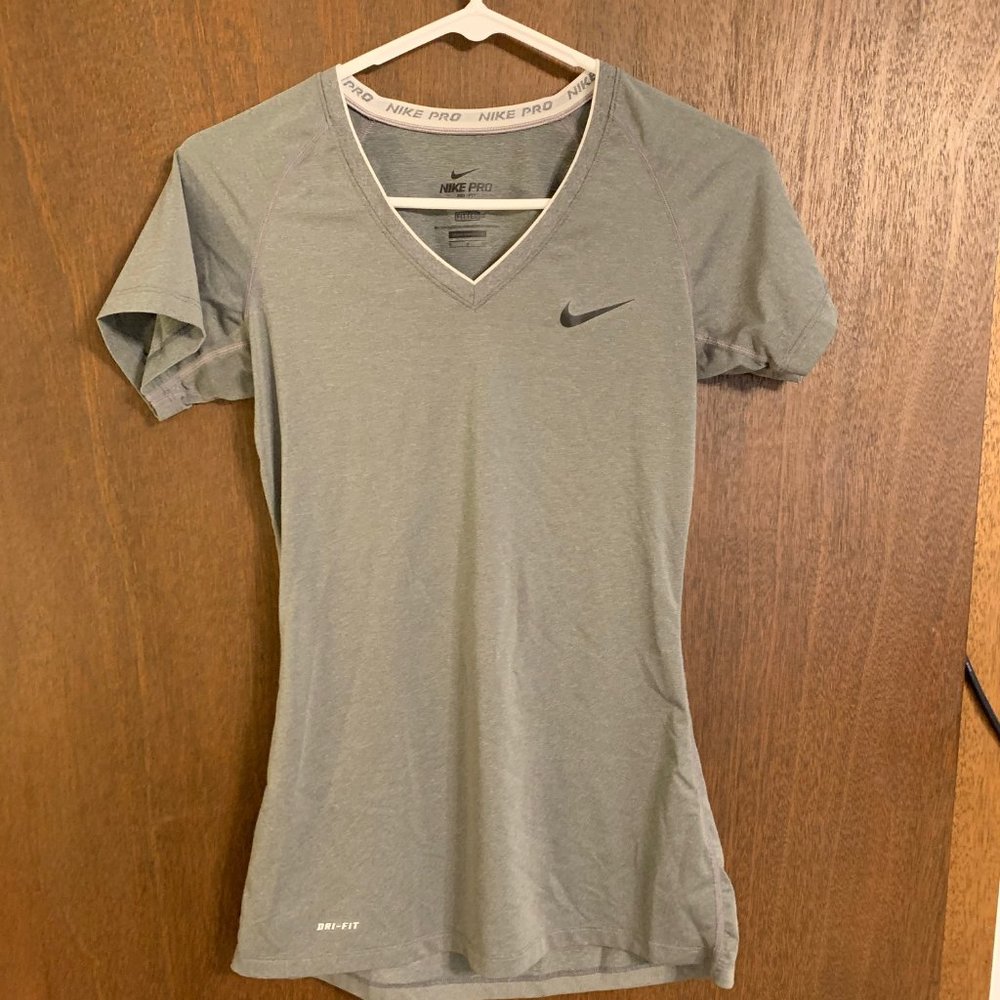 Nike Pro V-Neck